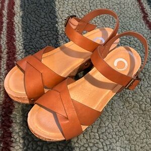 Corks size 7.5 very good condition